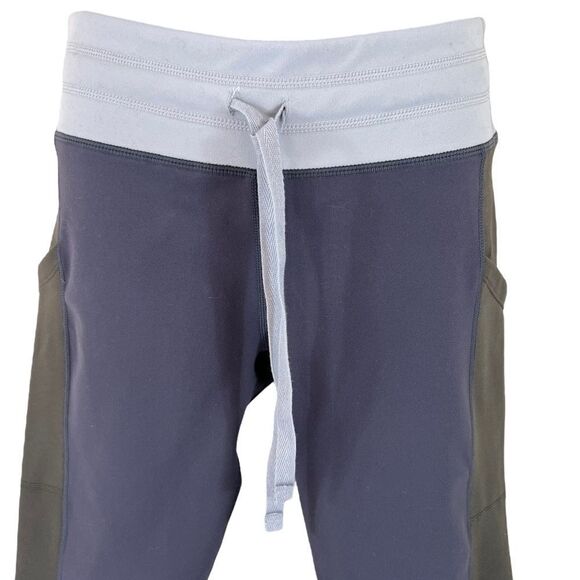 Fabletics Powerhold Grey/Olive Green Colorblock Cargo Leggings - Picture 4 of 9